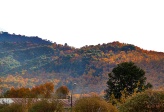 Cerros en otoño vistos desde el pueblo